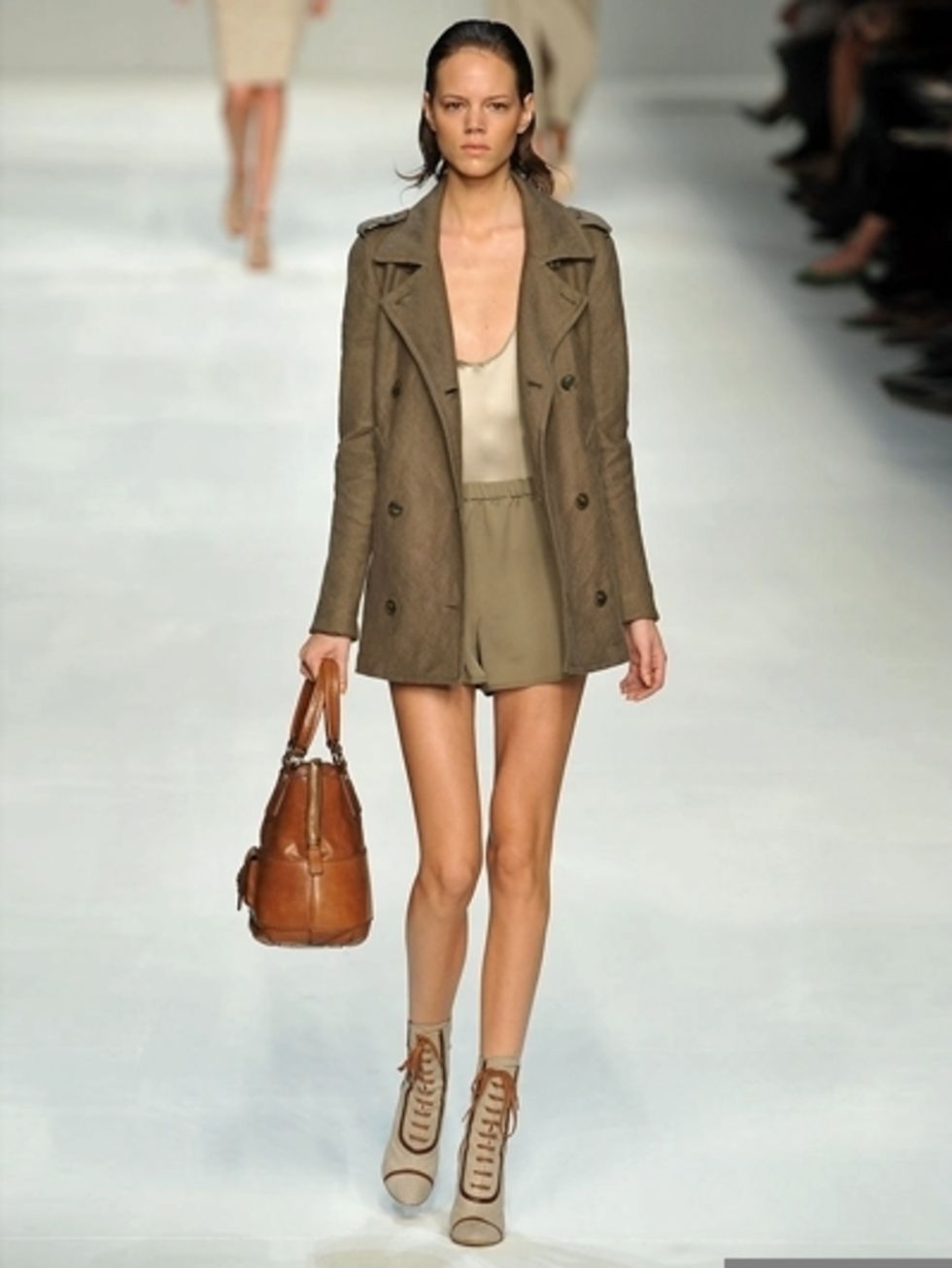 Clothing, Brown, Sleeve, Shoulder, Fashion show, Human leg, Joint, Outerwear, Style, Bag, 