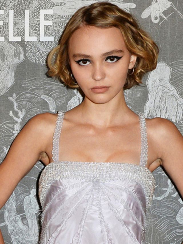 Deze-bekende-actrice-speelt-de-zus-van-Lily-Rose-Depp-en-de-gelijkenis-is-bizar