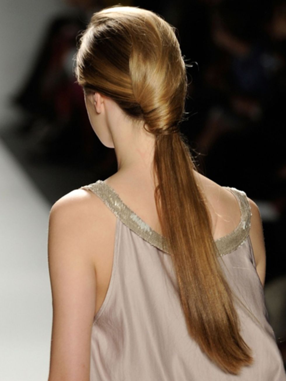 Hairstyle, Shoulder, Style, Fashion, Sleeveless shirt, Neck, Beauty, Long hair, Brown hair, Earrings, 