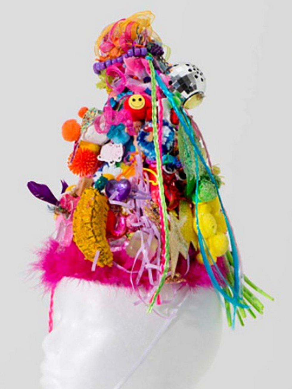 Colorfulness, Magenta, Costume accessory, Natural material, Feather, Fur, Creative arts, Animal product, Lei, 