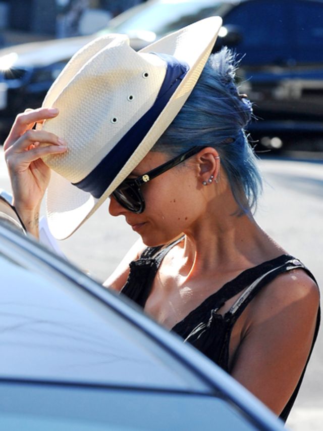 Nicole-Richie-heeft-nu-blauw-haar-en-een-nieuwe-reality-show