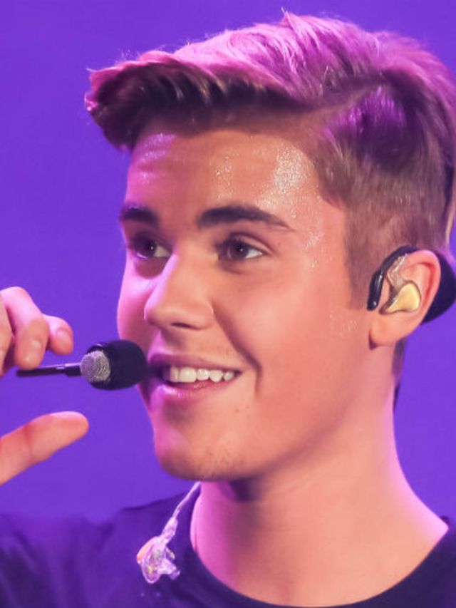 Justin-Bieber-showt-zijn-opmerkelijke-nieuw-kapsel-bij-de-MTV-VMA-s