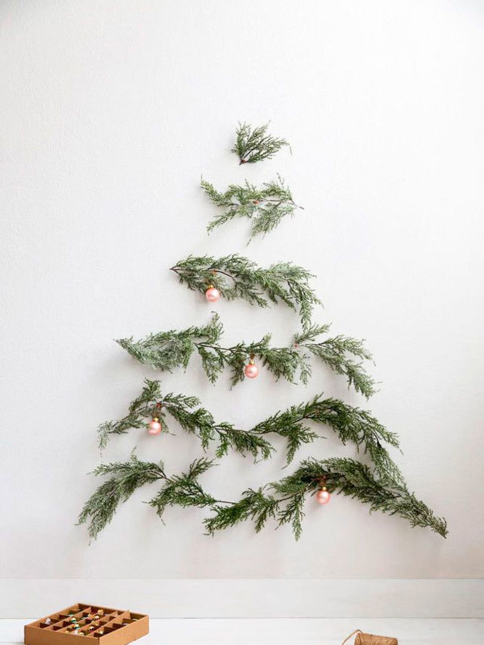 Christmas decoration, Interior design, Christmas, Christmas tree, Holiday, Evergreen, Pine family, Natural material, Conifer, Creative arts, 