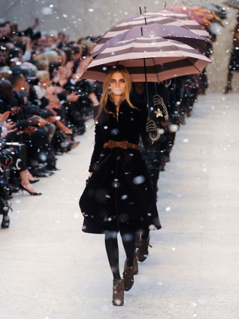 Winter, Outerwear, Style, Dress, Street fashion, Umbrella, Fashion model, Jacket, Fashion, Runway, 