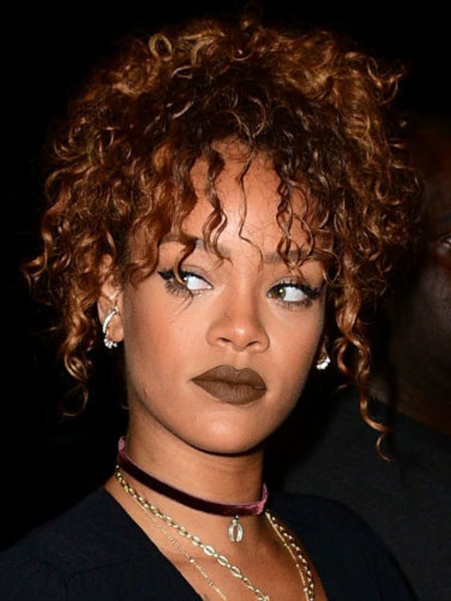 Rihanna-draagt-de-BIZARSTE-laarzen-die-je-ooit-hebt-gezien