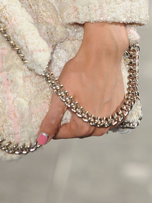 Gespot-nail-art-Chanel-couture