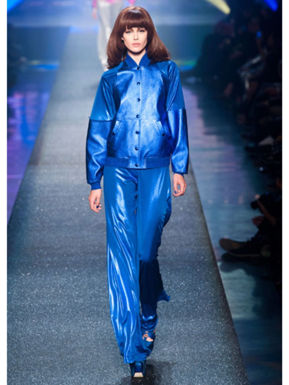 Blue, Fashion show, Outerwear, Runway, Fashion model, Style, Formal wear, Electric blue, Fashion, Cobalt blue, 