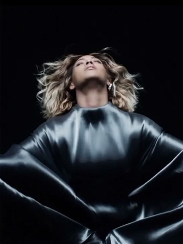 Beyonce-draagt-Iris-van-Herpen-in-videoclip