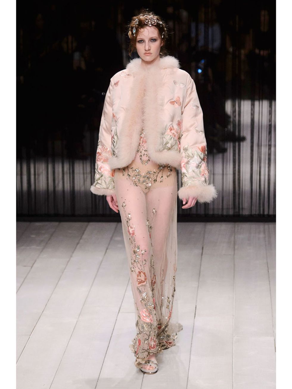 <p>Alexander McQueen a/w 2016</p>