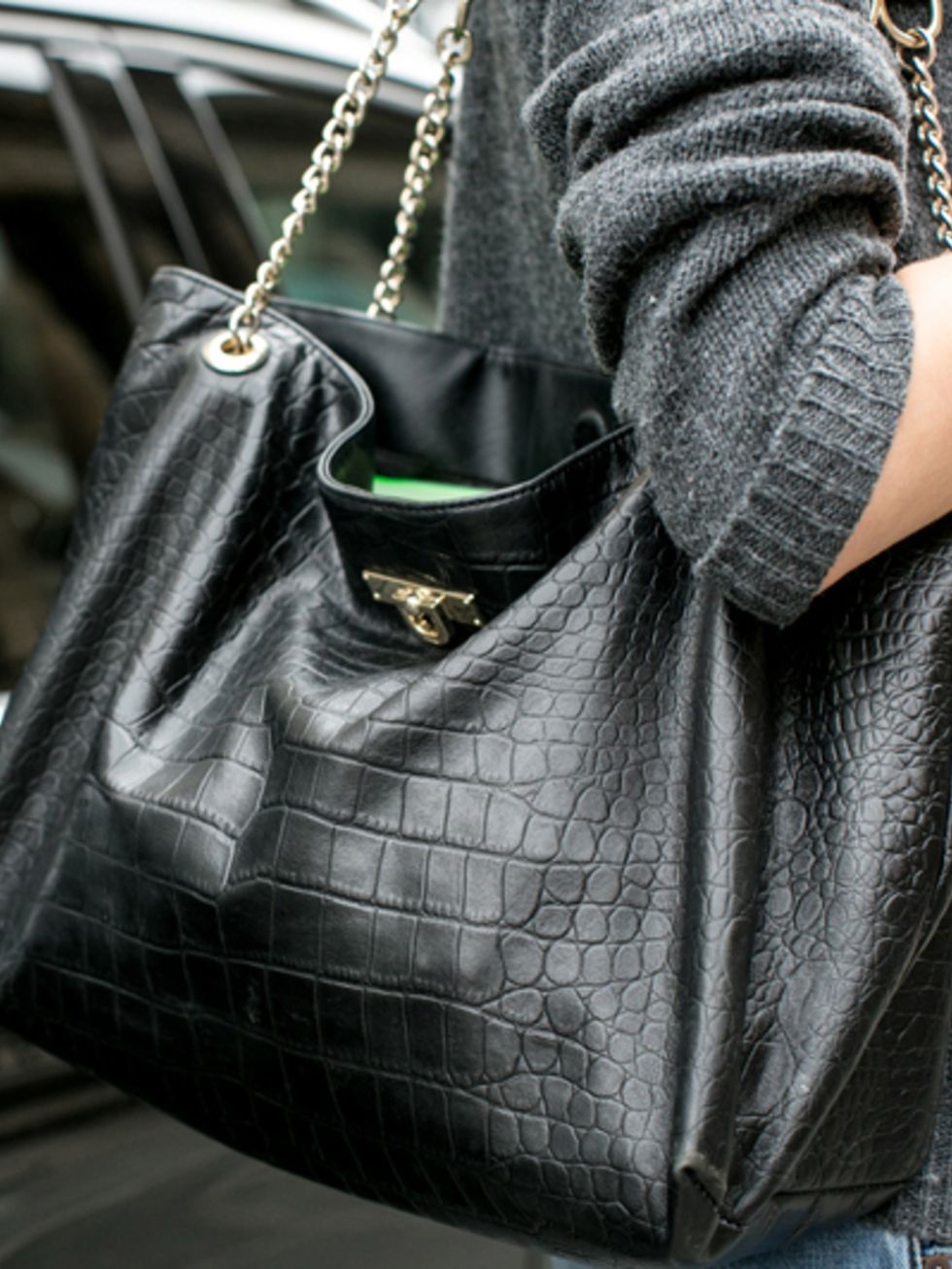 Product, Textile, Bag, Style, Pattern, Shoulder bag, Fashion, Leather, Black, Metal, 