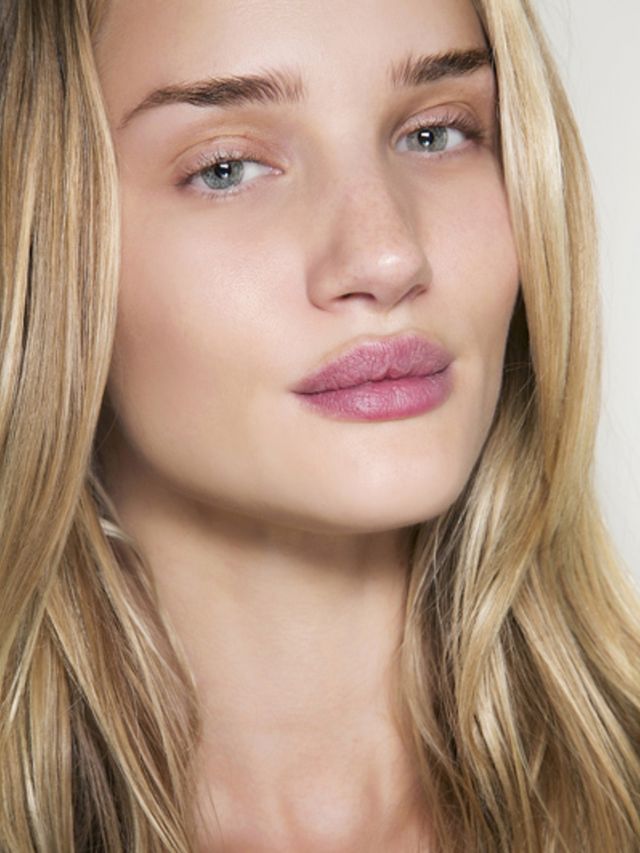 5-nieuwe-zomerse-lipstick-tinten-die-meer-dan-de-moeite-waard-zijn