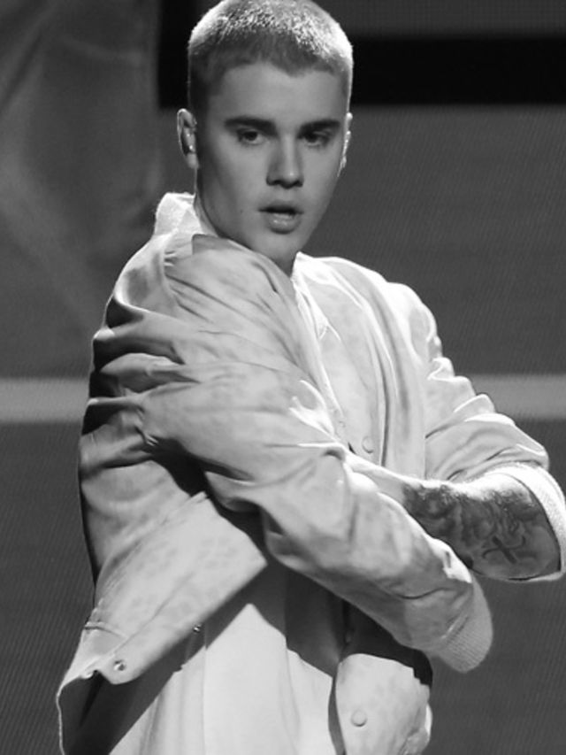 Justin-Bieber-probeert-deze-bizarre-kledingtrend-te-zetten