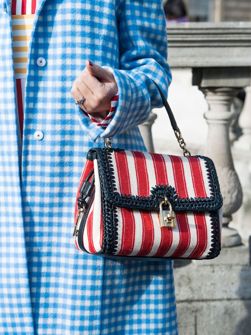 Blue, Pattern, Bag, Textile, Plaid, Red, Fashion accessory, Style, Luggage and bags, Street fashion, 