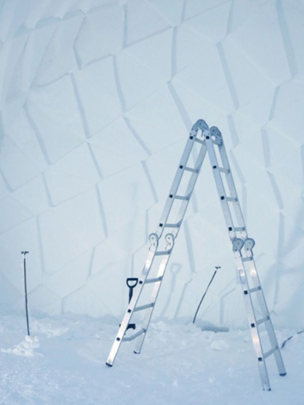 Blue, Ladder, Line, Camera accessory, Slope, Aqua, Paint, Snow, Cameras & optics, Freezing, 