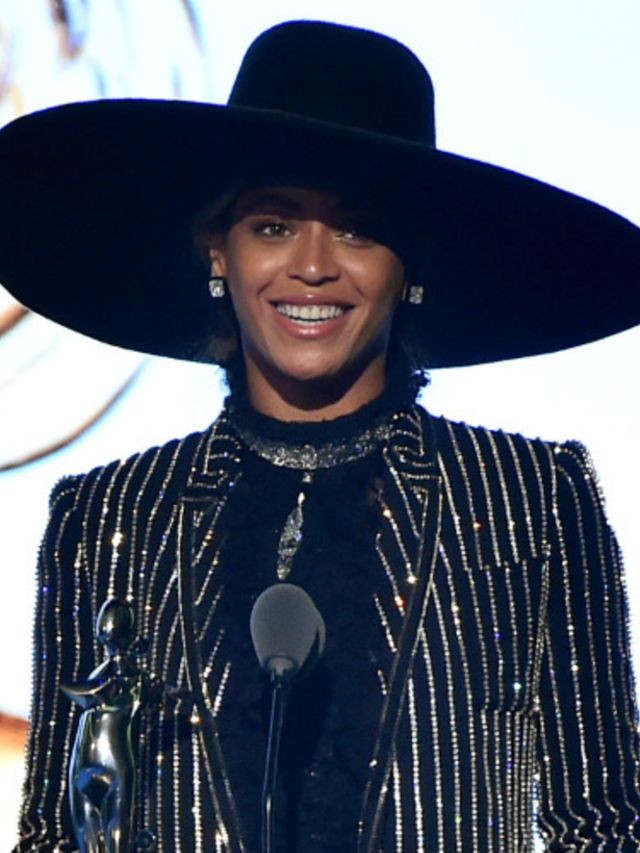 Beyonce-wint-de-CFDA-Fashion-Icon-Award-en-geeft-een-GEWELDIGE-speech