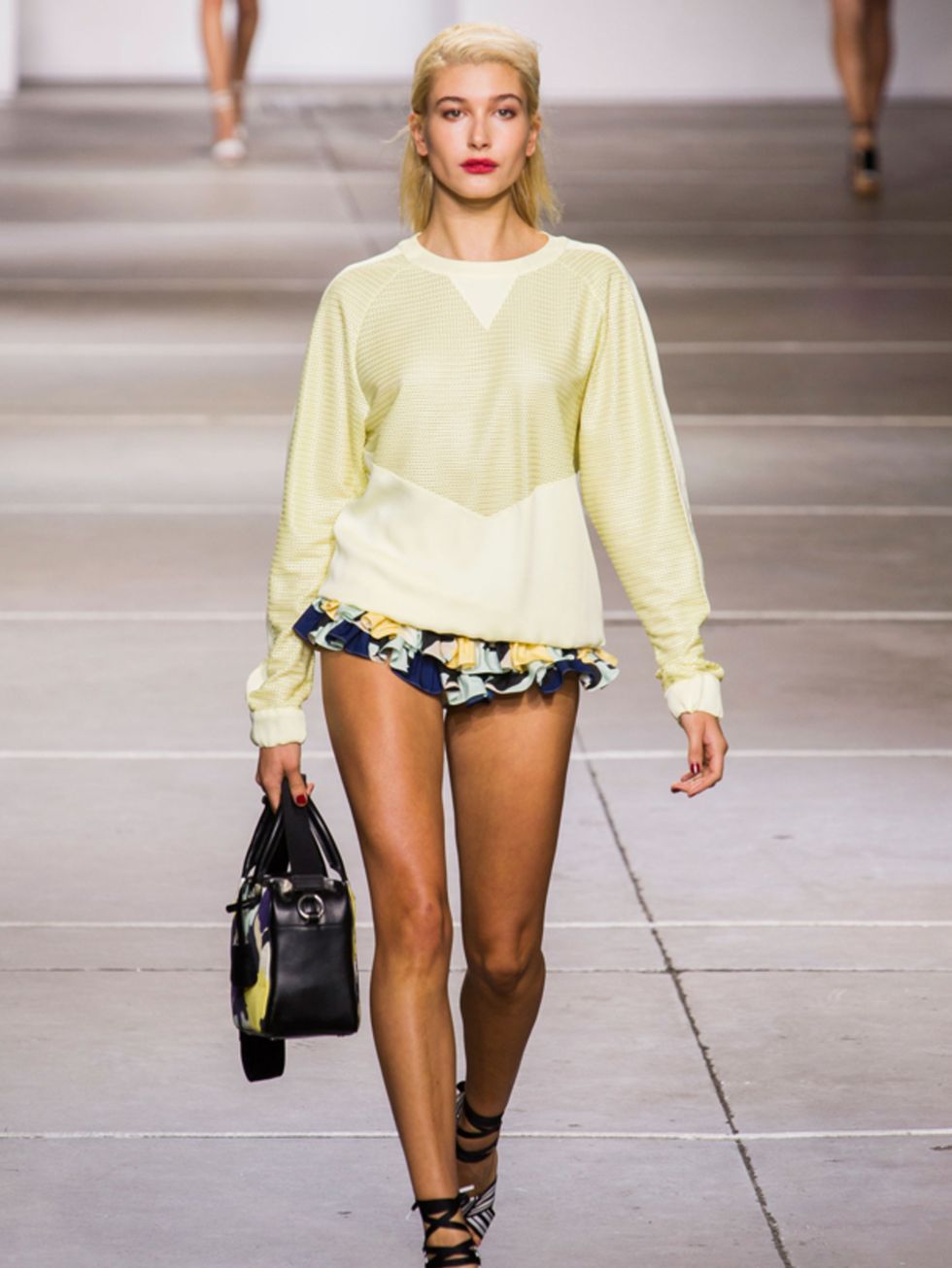 Clothing, Brown, Yellow, Sleeve, Shoulder, Human leg, Joint, Fashion show, Style, Fashion accessory, 