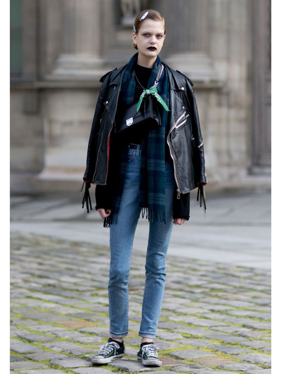 Clothing, Trousers, Denim, Jeans, Textile, Bag, Outerwear, Style, Street fashion, Collar, 