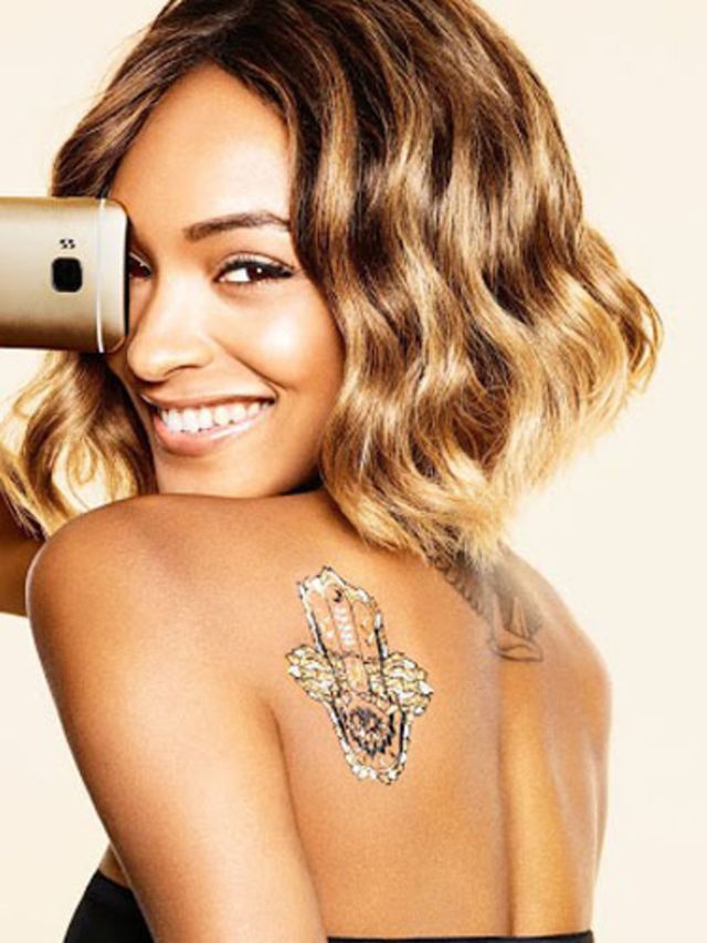 Jourdan-Dunn-versierde-deze-limited-edition-telefoon-en-jij-kunt-m-winnen