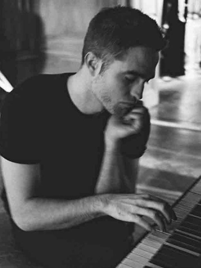 Robert-Pattinson-de-zanger