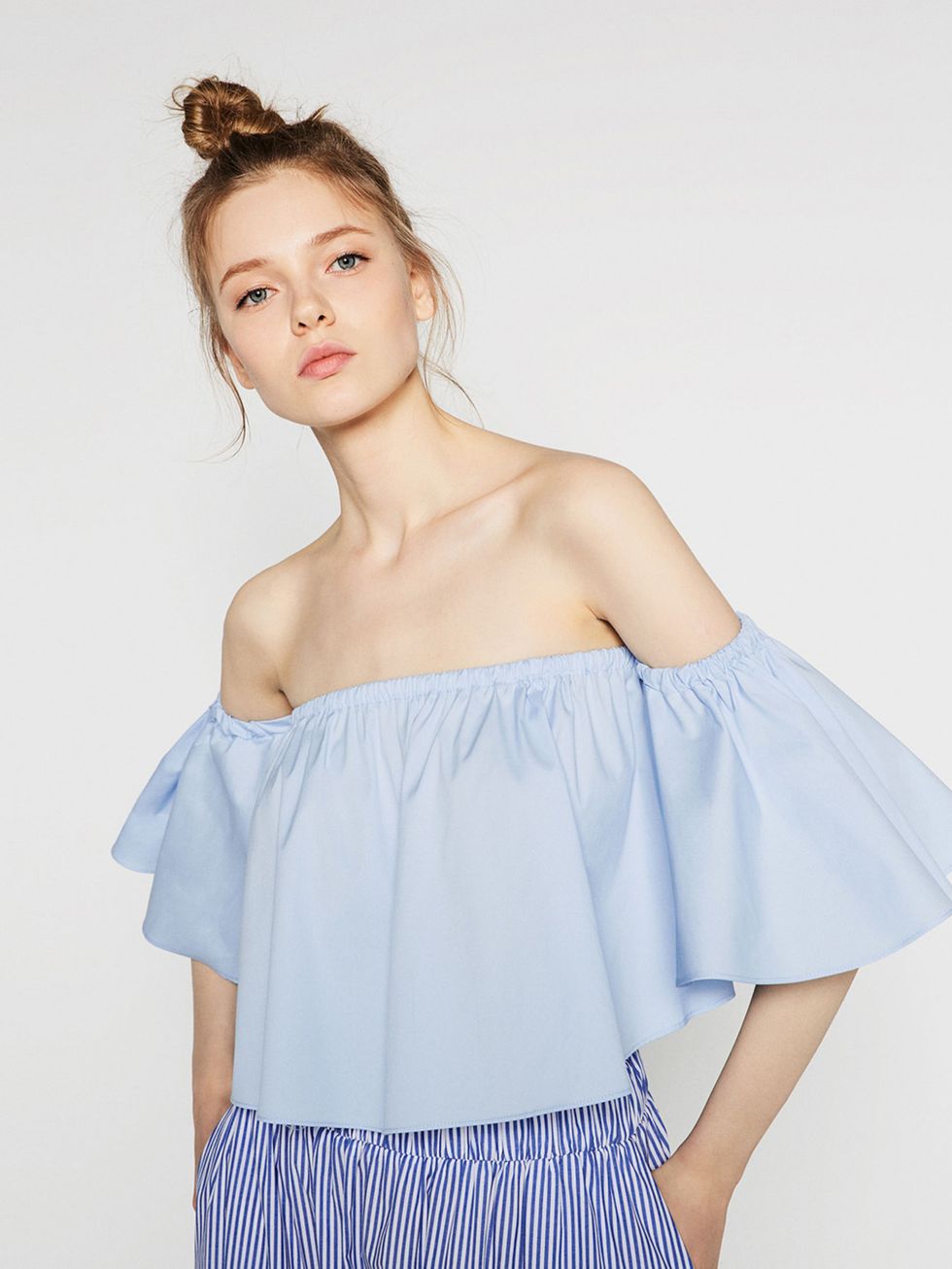 Blue, Hairstyle, Sleeve, Shoulder, Joint, Style, Day dress, Fashion, Waist, Neck, 