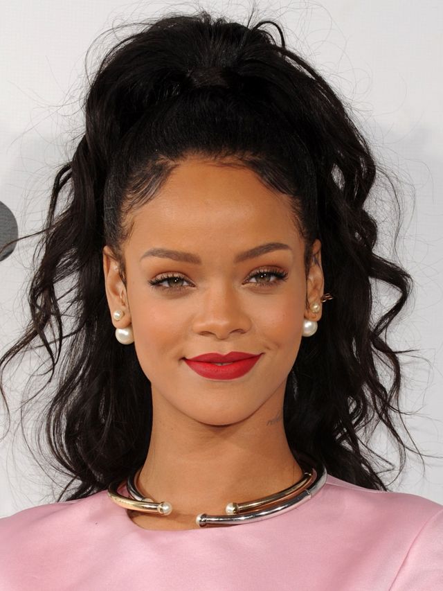 Dit-is-het-geheim-achter-Rihanna-s-perfect-ogende-huid