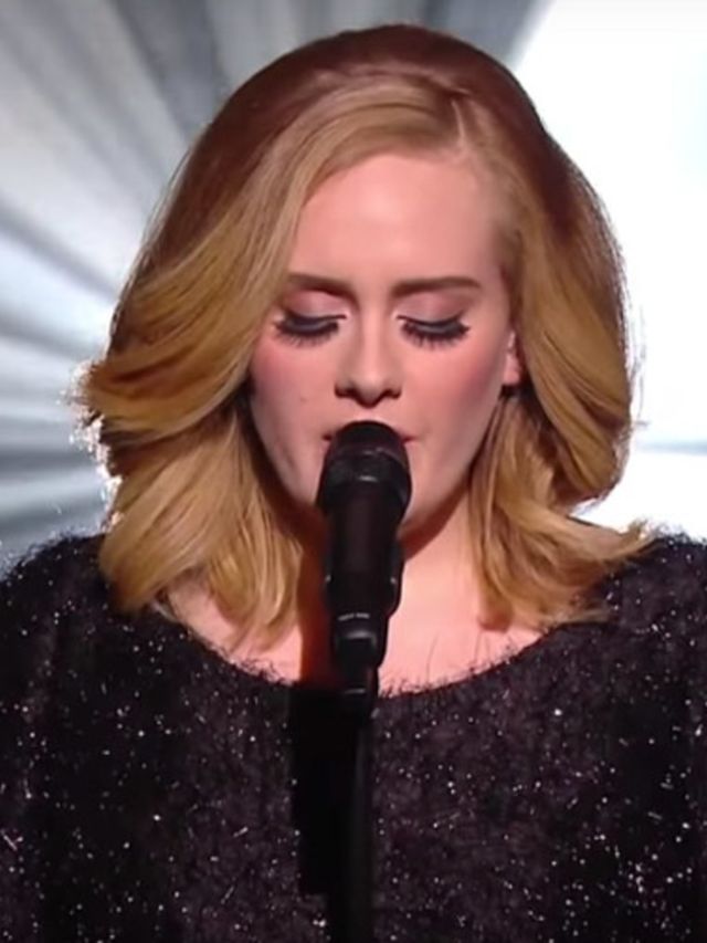 Adele-zingt-Hello-tijdens-NRJ-Music-Awards-in-Cannes