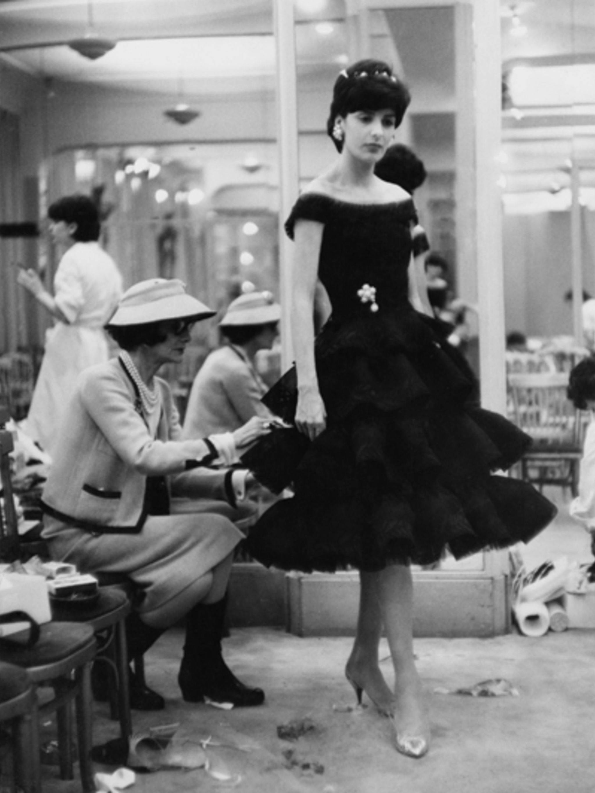 La petite robe noire van Chanel  Van Franse bodem