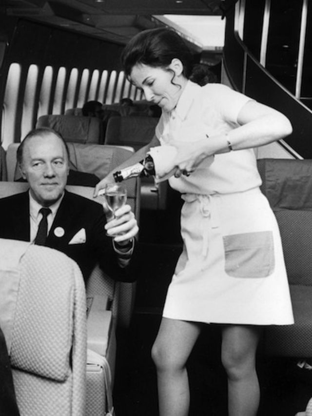 7-schokkende-anekdotes-opgebiecht-door-stewardessen