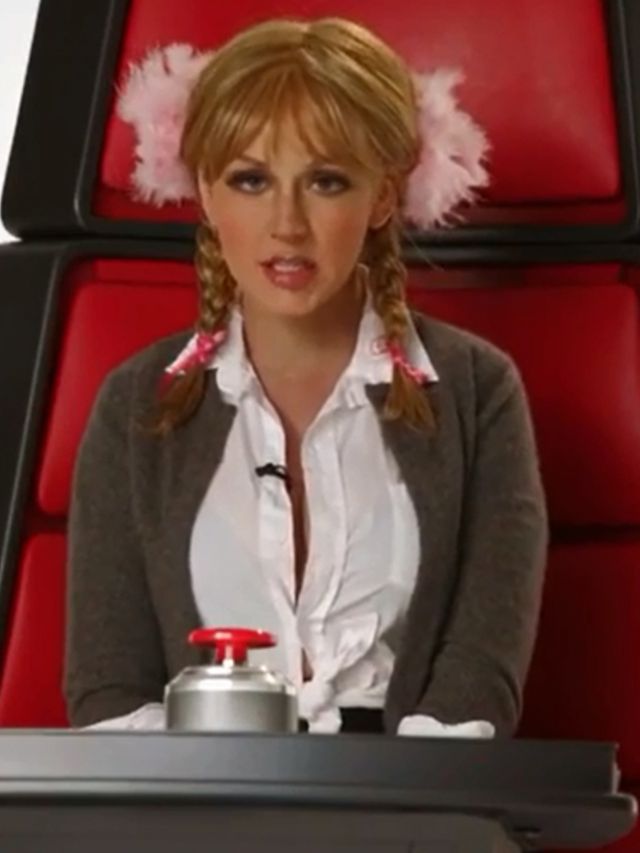 Video-Christina-Aguilera-doet-voormalige-rivale-Britney-Spears-na-in-spoof