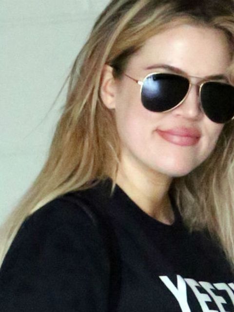 Ouch Khloe Kardashian Laat Haar Tramp Stamp Weglaseren