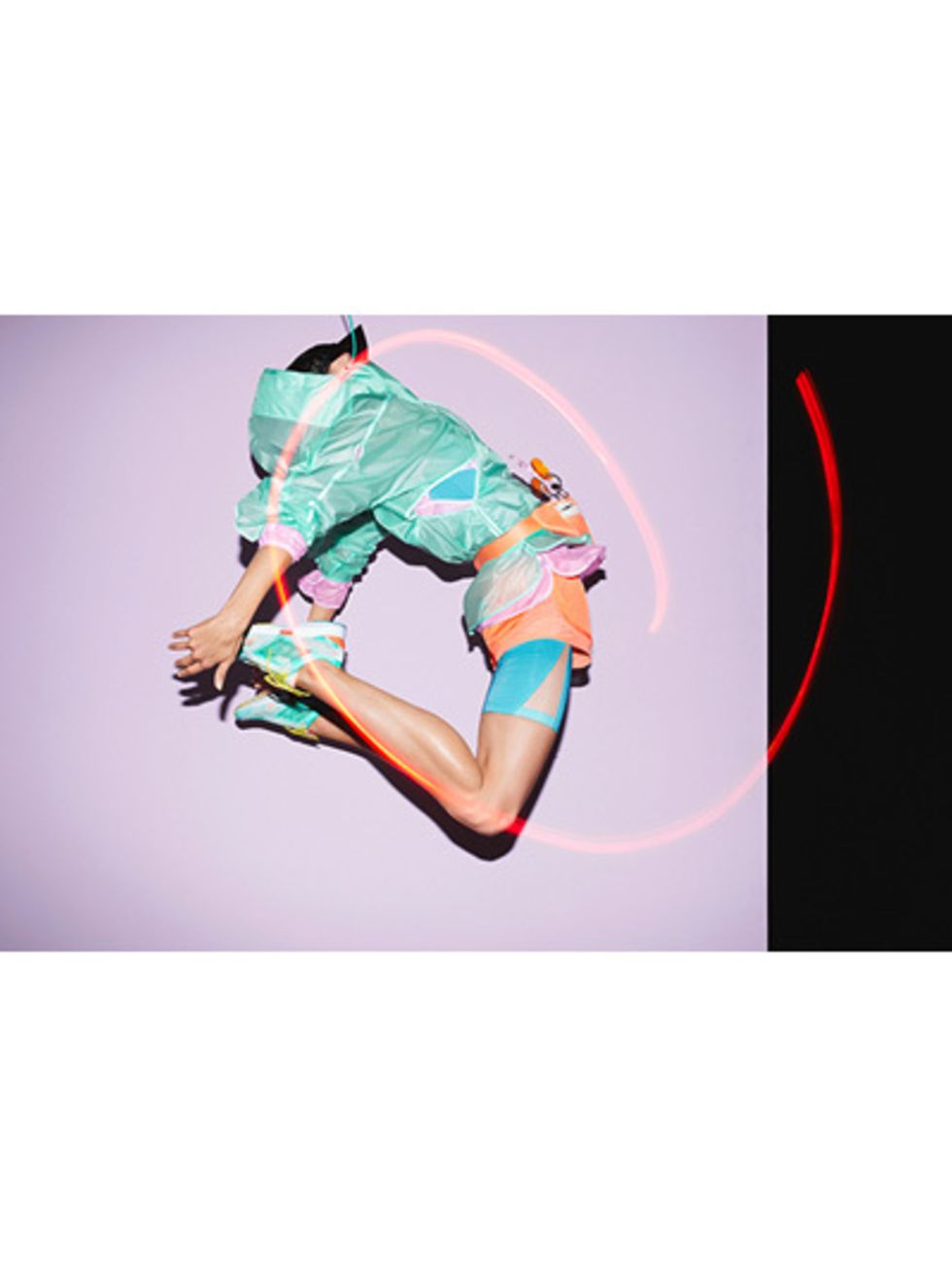 Sleeve, Shoulder, Elbow, Human leg, Joint, Knee, Wrist, Waist, Hip-hop dance, Calf, 