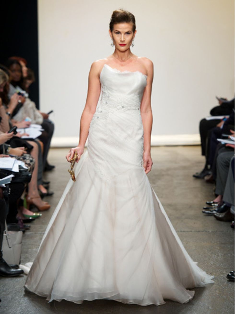Shoulder, Textile, Bridal clothing, Dress, Joint, Shoe, Gown, White, Formal wear, Wedding dress, 