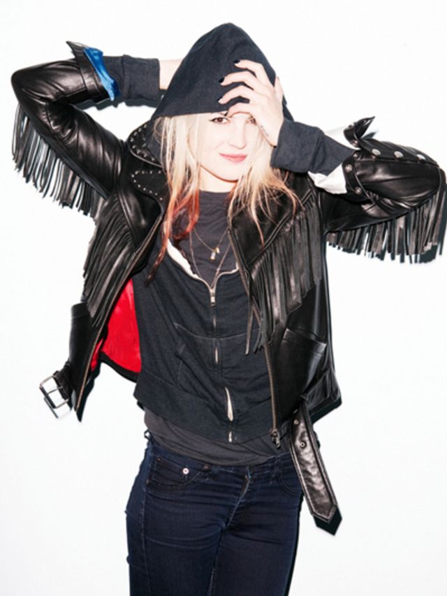 Alison-Mosshart-X-Surface-to-Air