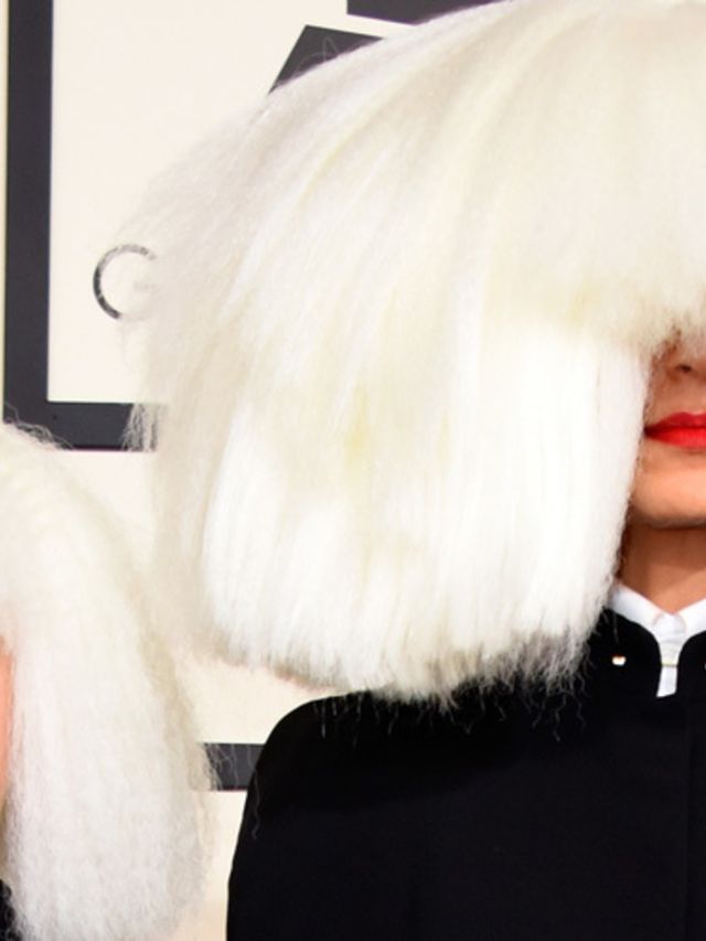 12-keer-Sia-s-bijzondere-pruiken-en-outfits