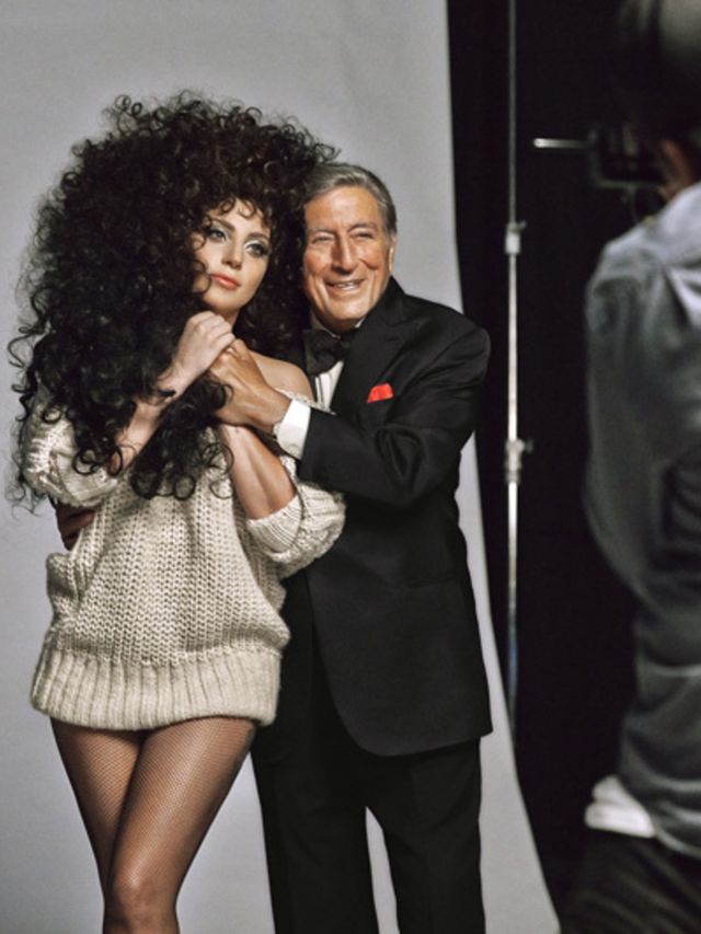 Net-bevestigd-Lady-Gaga-is-H-M-s-kerstmodel