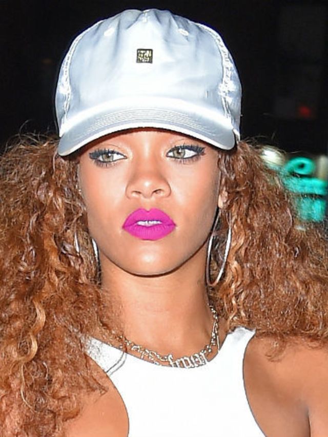 Rihanna-kleedde-zich-als-een-Pokemon-karakter-en-internet-werd-WILD