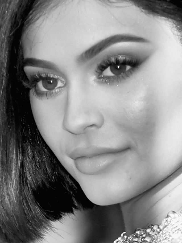 Kylie-Jenners-nieuwste-campagnefoto-is-smokey-hot