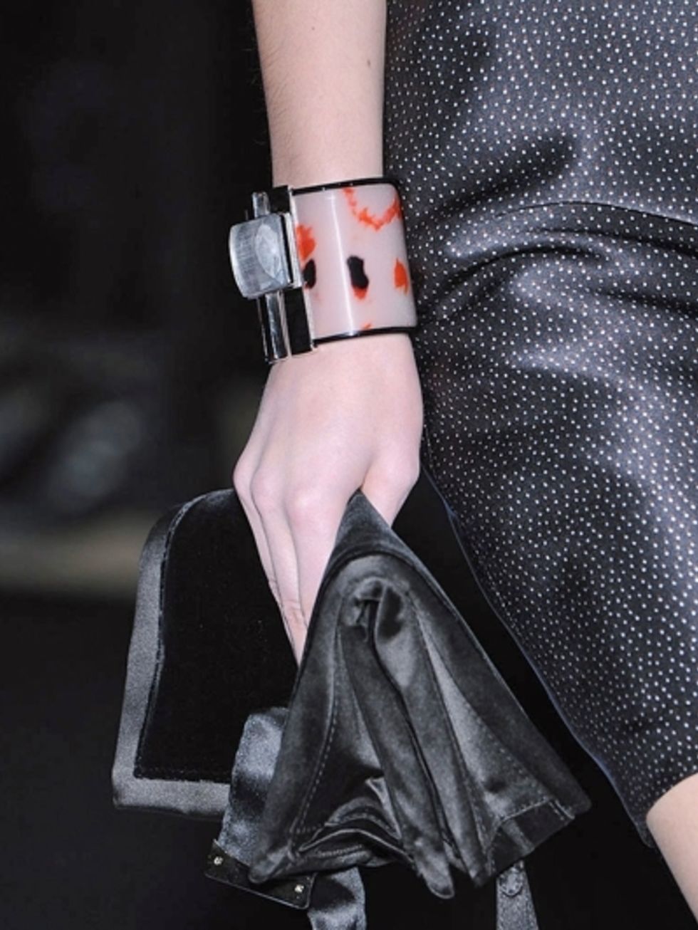 Finger, Wrist, Pattern, Carmine, Fashion, Nail, Bracelet, Polka dot, Bag, Design, 
