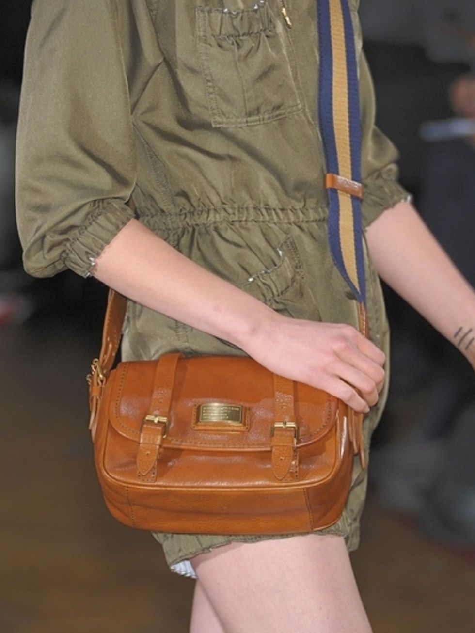 Brown, Product, Sleeve, Khaki, Shoulder, Bag, Textile, Joint, Style, Tan, 