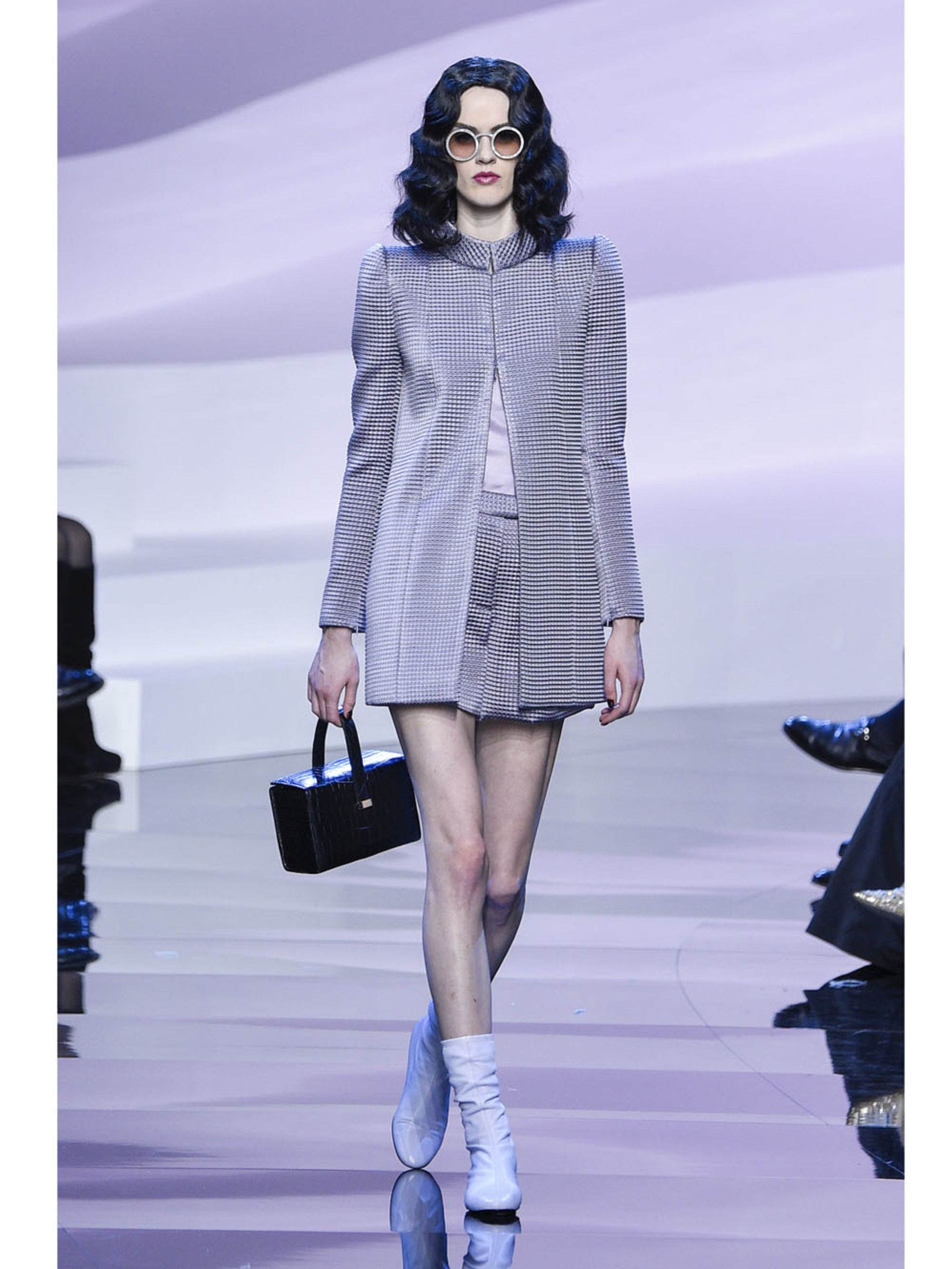Getand De kamer schoonmaken Bedreven Giorgio Armani is heel stellig: lila is de kleur van Haute Couture s/s 2016