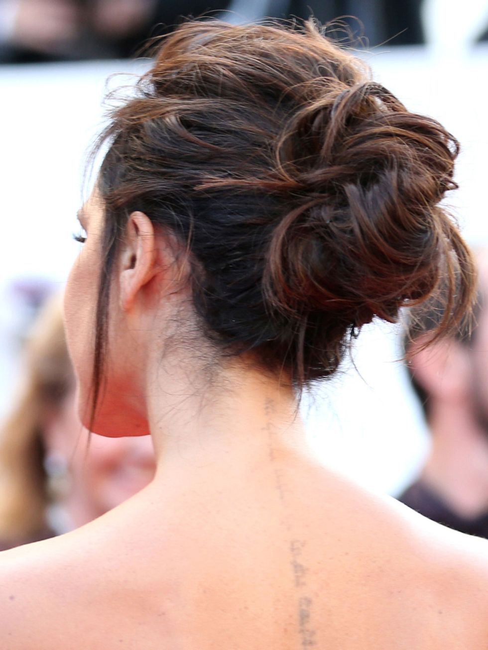 Ear, Hairstyle, Shoulder, Style, Back, Brown hair, Neck, Beauty, Long hair, Hair coloring, 