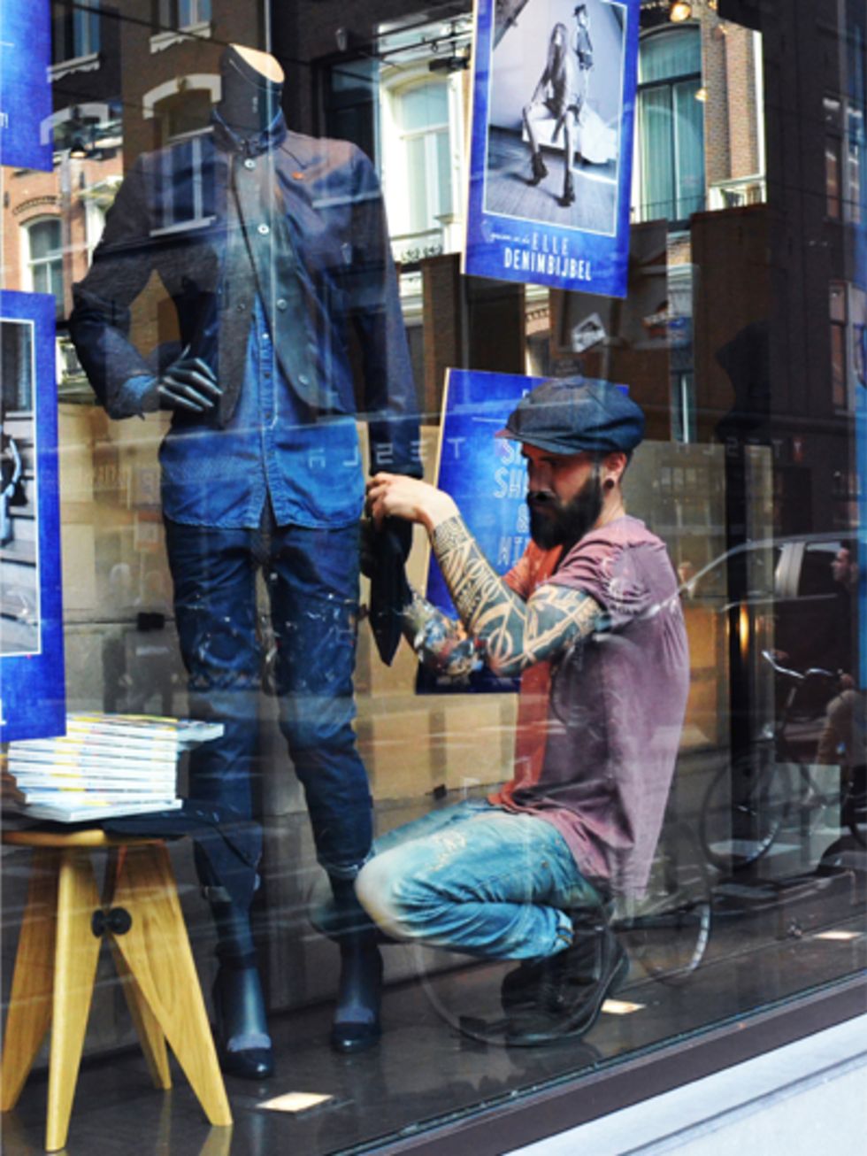 Trousers, Denim, Jeans, Jacket, Street fashion, Luggage and bags, Display window, Pocket, Retail, Mannequin, 