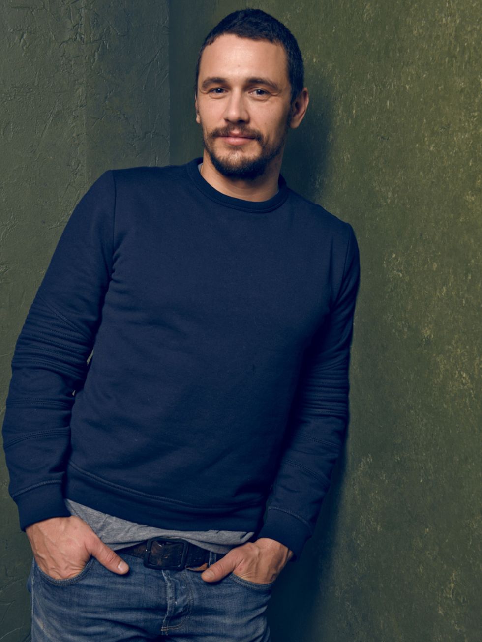 Cheek, Human body, Sleeve, Trousers, Chin, Jeans, Denim, Facial hair, Shoulder, Standing, 