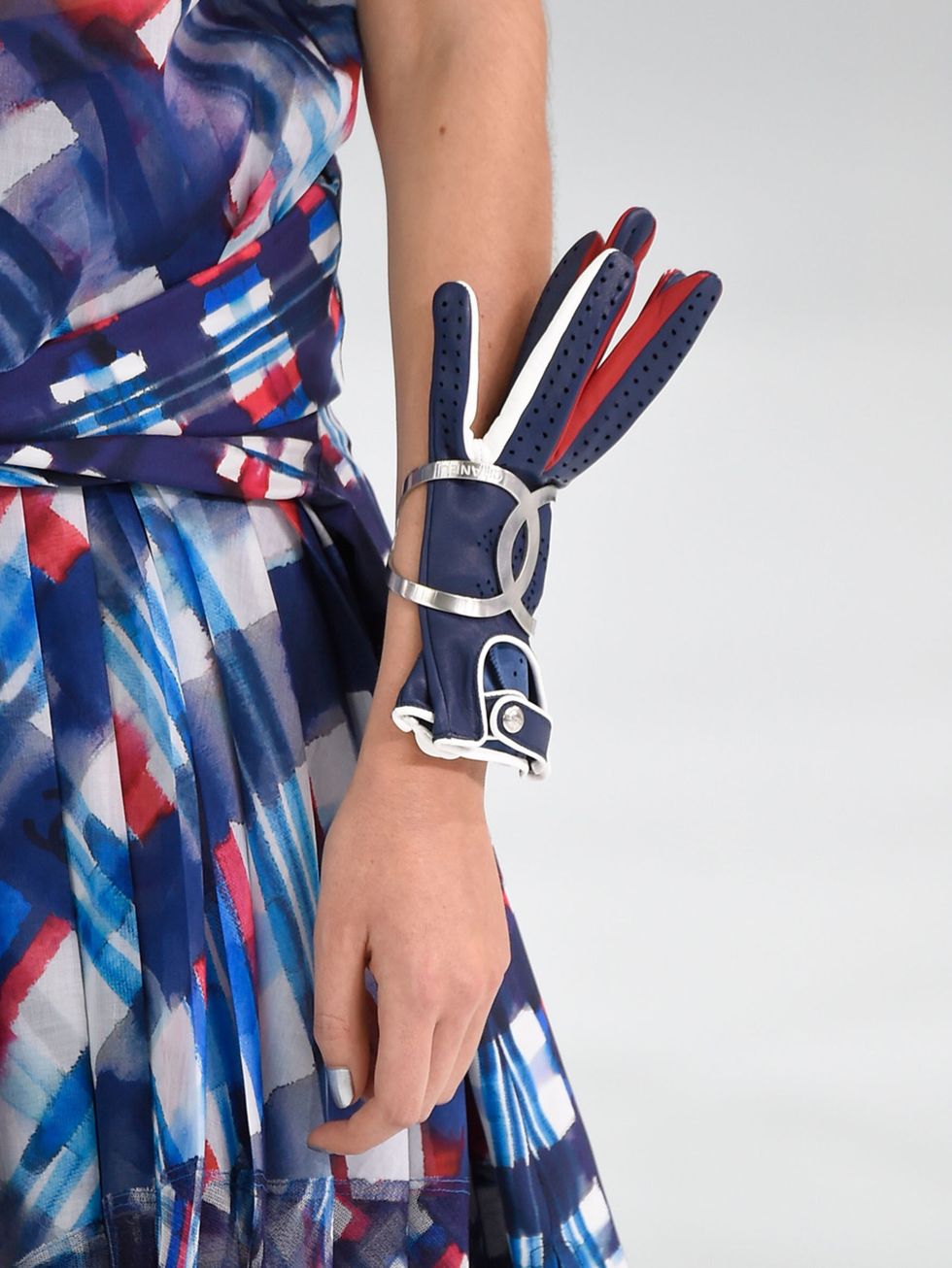 Blue, Finger, Wrist, Electric blue, Azure, Nail, Cobalt blue, Glove, Thumb, Safety glove, 