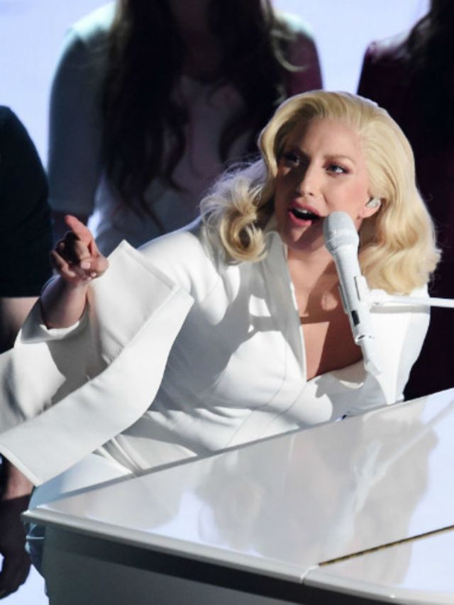 Zie-hier-Lady-Gaga-s-krachtige-optreden-met-slachtoffers-van-seksueel-misbruik-tijdens-de-Oscars