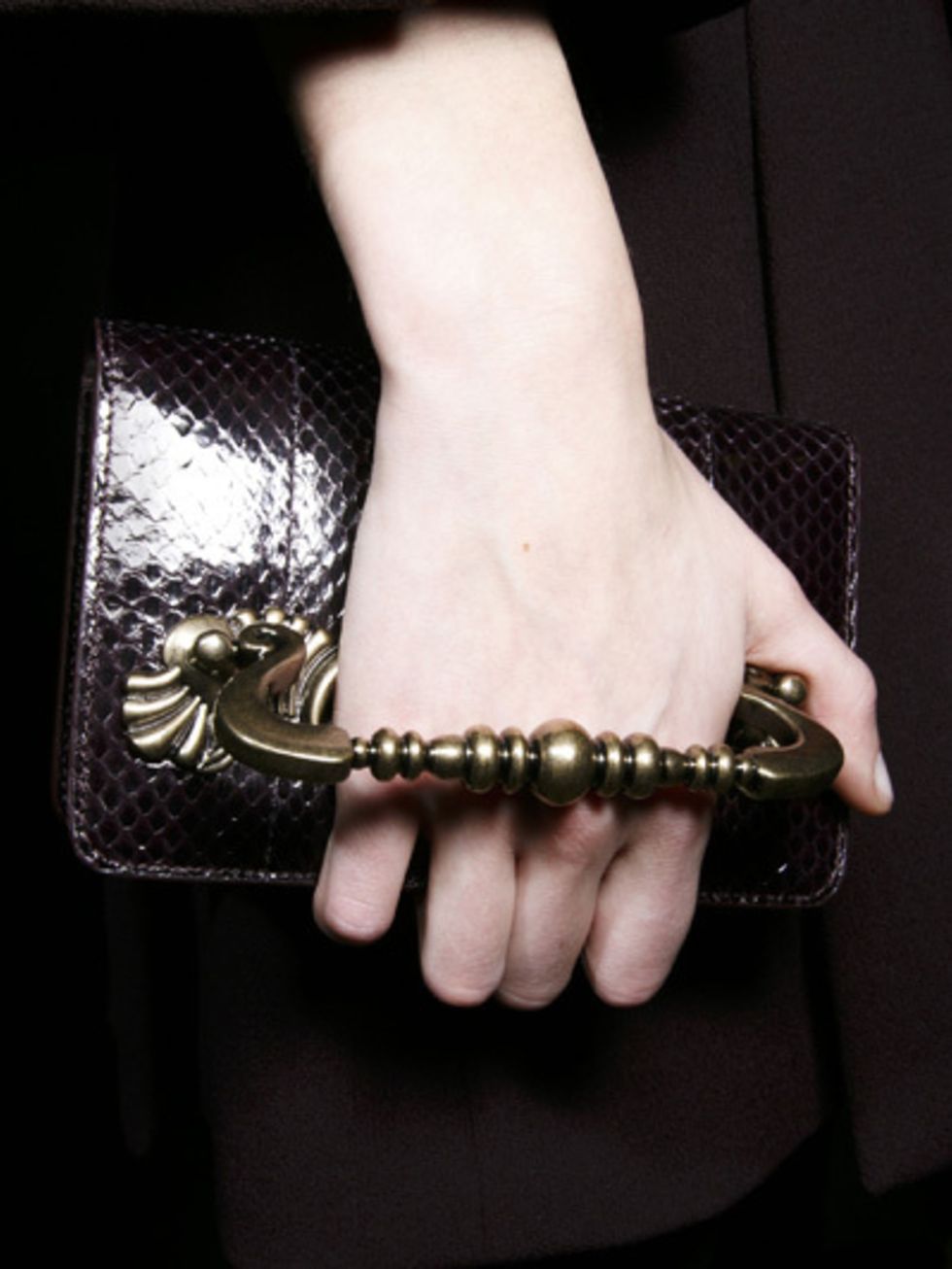 Finger, Hand, Jewellery, Wrist, Chain, Fashion accessory, Metal, Body jewelry, Bracelet, Nail, 