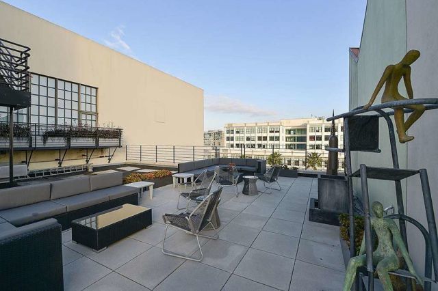 Apartment, Balcony, Condominium, Urban design, Mixed-use, Outdoor furniture, Daylighting, Coffee table, Courtyard, studio couch, 