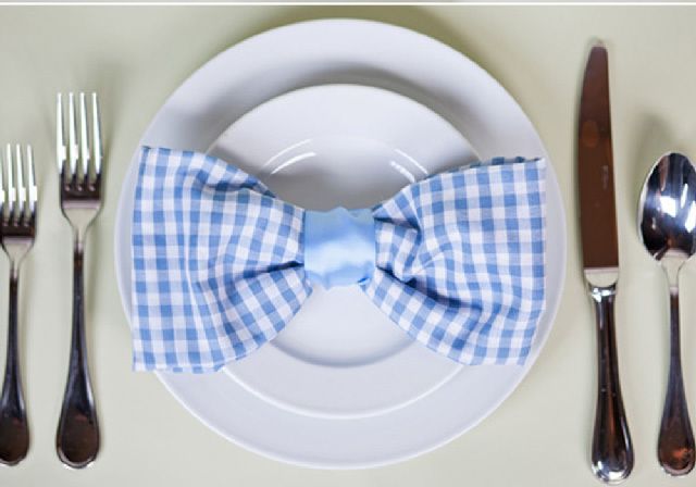 Dress shirt, Collar, Dishware, Cutlery, White, Kitchen utensil, Tableware, Fork, Household silver, Home accessories, 