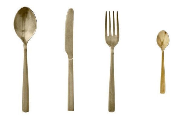 Cutlery, Line, Dishware, Beige, Kitchen utensil, Steel, Household silver, 