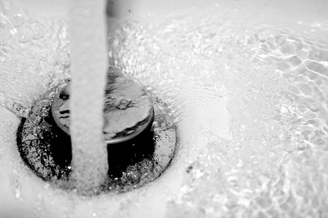 Liquid, Fluid, Photography, Monochrome photography, Plumbing fixture, Monochrome, Black-and-white, Plumbing, Bathroom, Drop, 